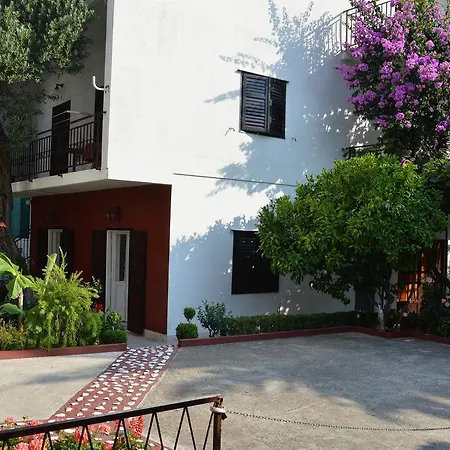Apartment And Danica